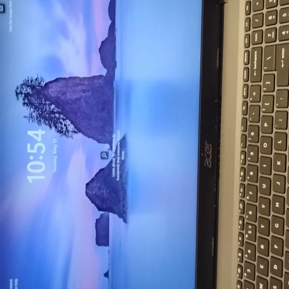 Laptop - Picture 1 of 4